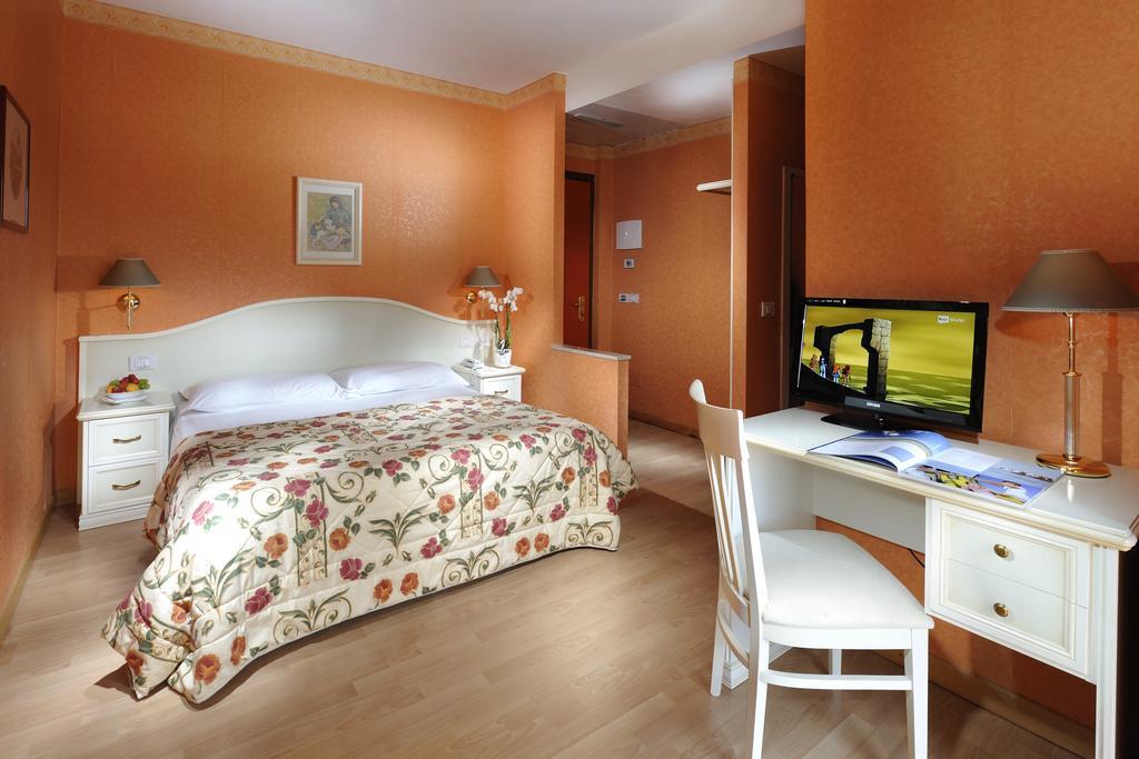 Hotel Jasminum 비비오네 외부 사진