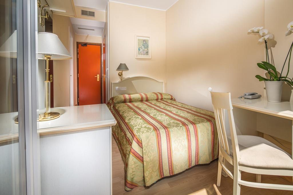 Hotel Jasminum 비비오네 외부 사진